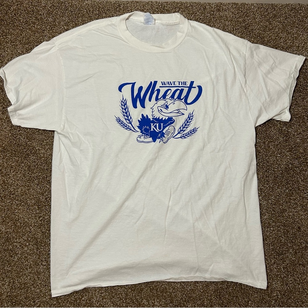 White University of Kansas Jayhawks “wave the wheat” Graphic T-shirt
